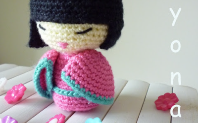 Boneca Oriental Amigurumi Kokeshi