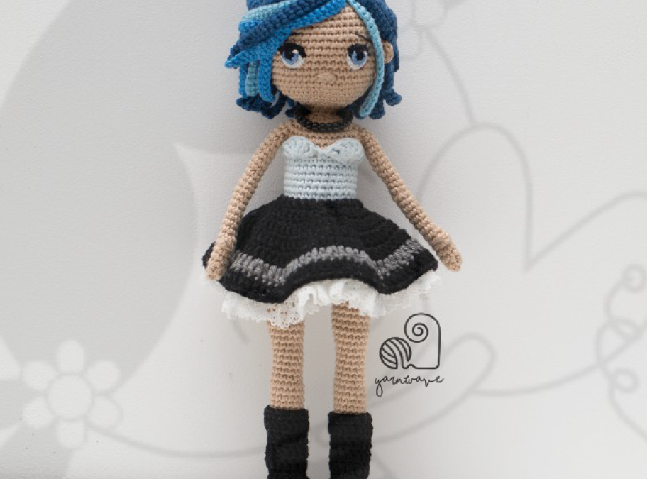 Boneca Roxy Amigurumi