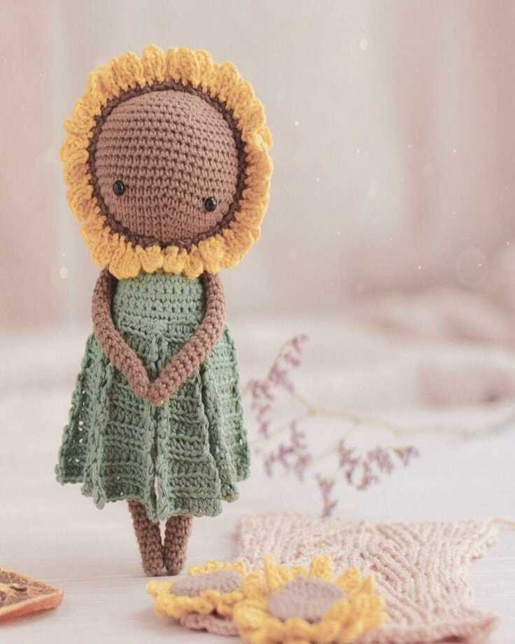 boneca-flor-amigurumi-1.jpeg