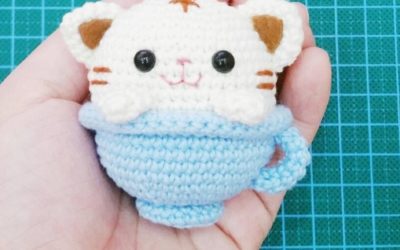 Gatinho na Xícara Amigurumi – Croche Uma Arte
