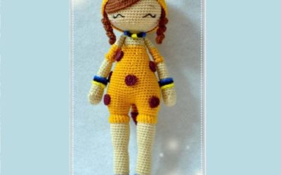 Boneca Vestida de Girafa – Croche Uma Arte