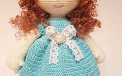 Boneca de Vestido Azul – Croche Uma Arte