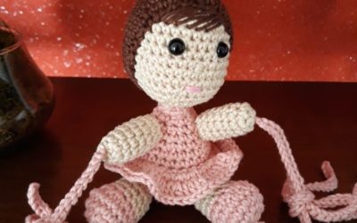 Boneca Bailarina Trava Porta – Croche Uma Arte