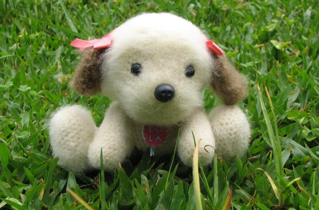 Cachorro Lola [Pelúcia]