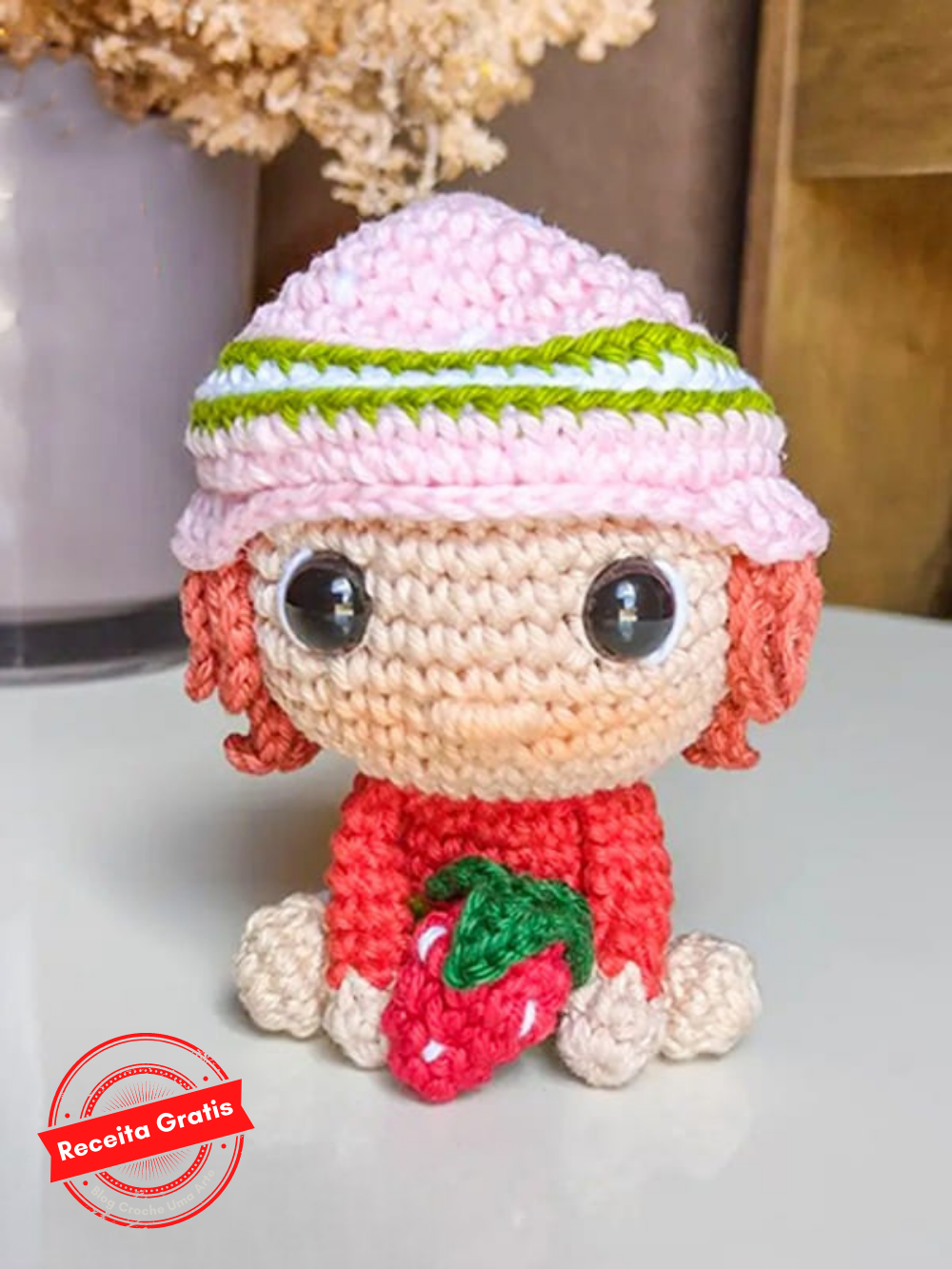 Boneca Garota Morango Amigurumi