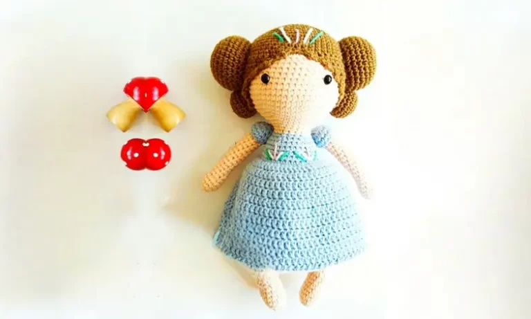 Boneca Maribel Amigurumi