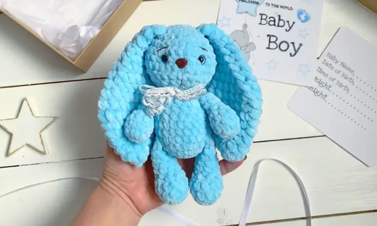 Coelinho Azul Orelhudo Amigurumi