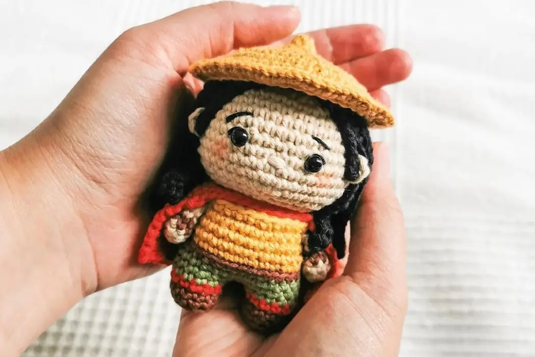 Boneca Raya Amigurumi