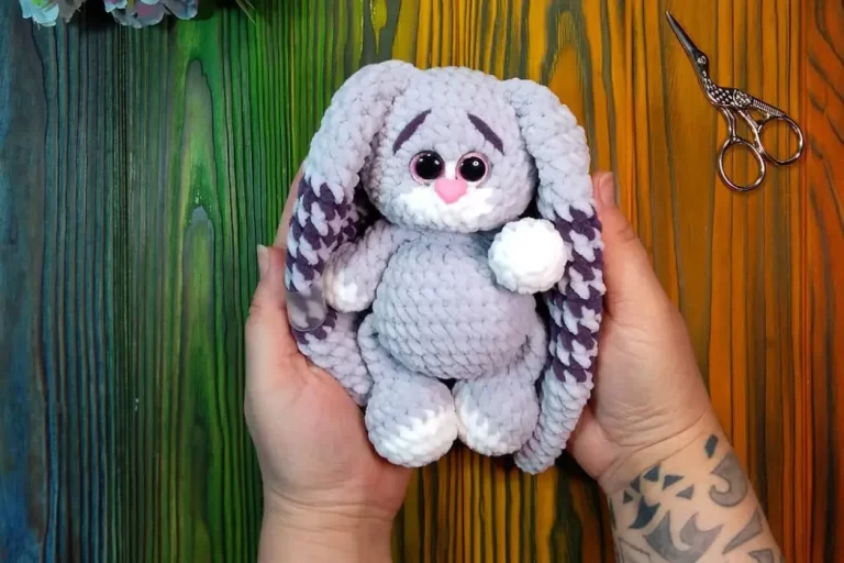 Coelho Neon Amigurumi