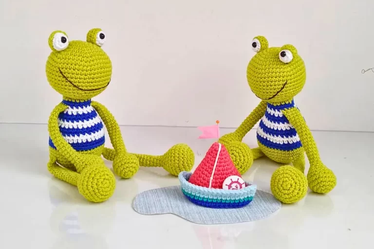 Sapinhos Brincando de Barquinho Amigurumi