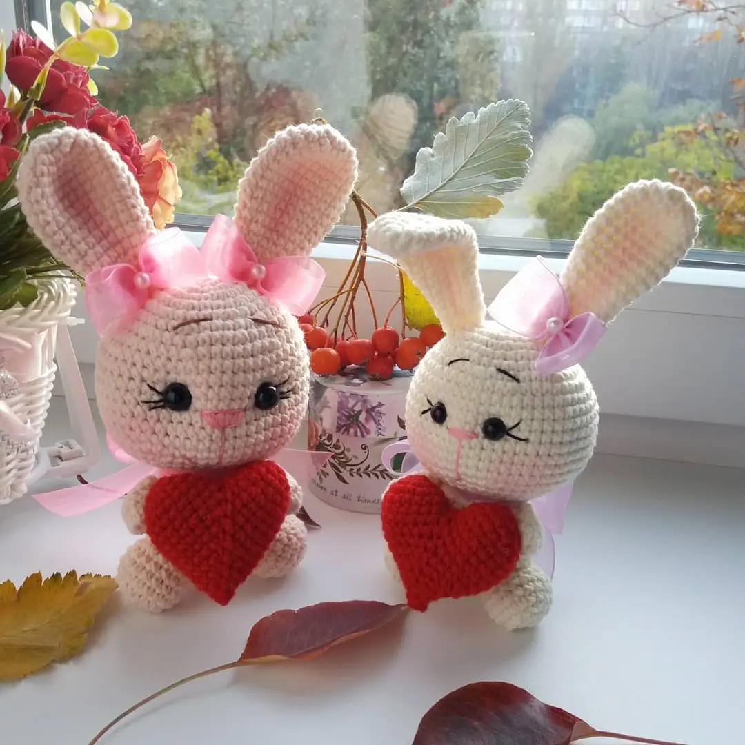 receita passo a passo Coelinho dia dos Namorados Amigurumi