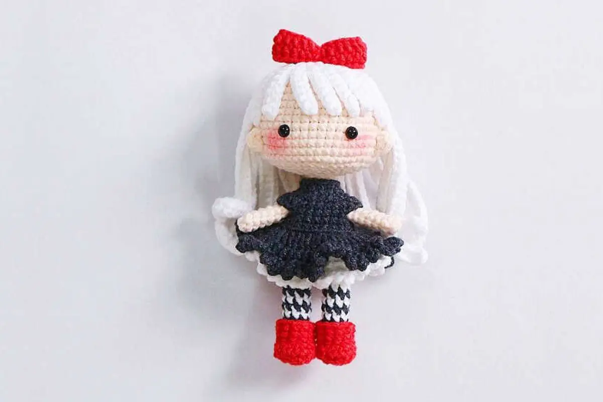 Boneca Cabelo Branco Amigurumi