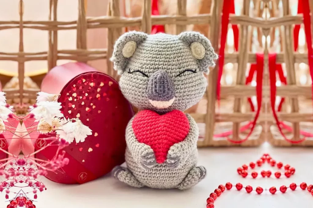 Coala Dia dos Namorados Amigurumi