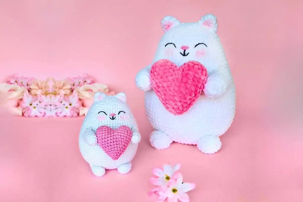 Gatinho Dia dos Namorados Amigurumi