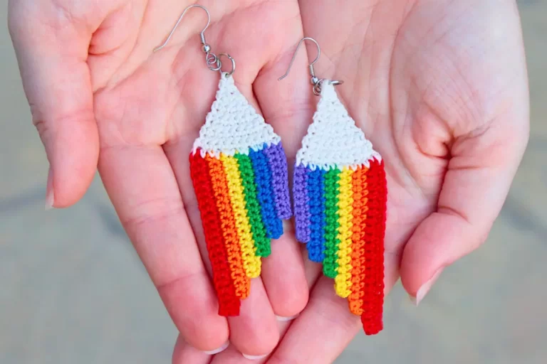 Brincos Arco-íris de crochê