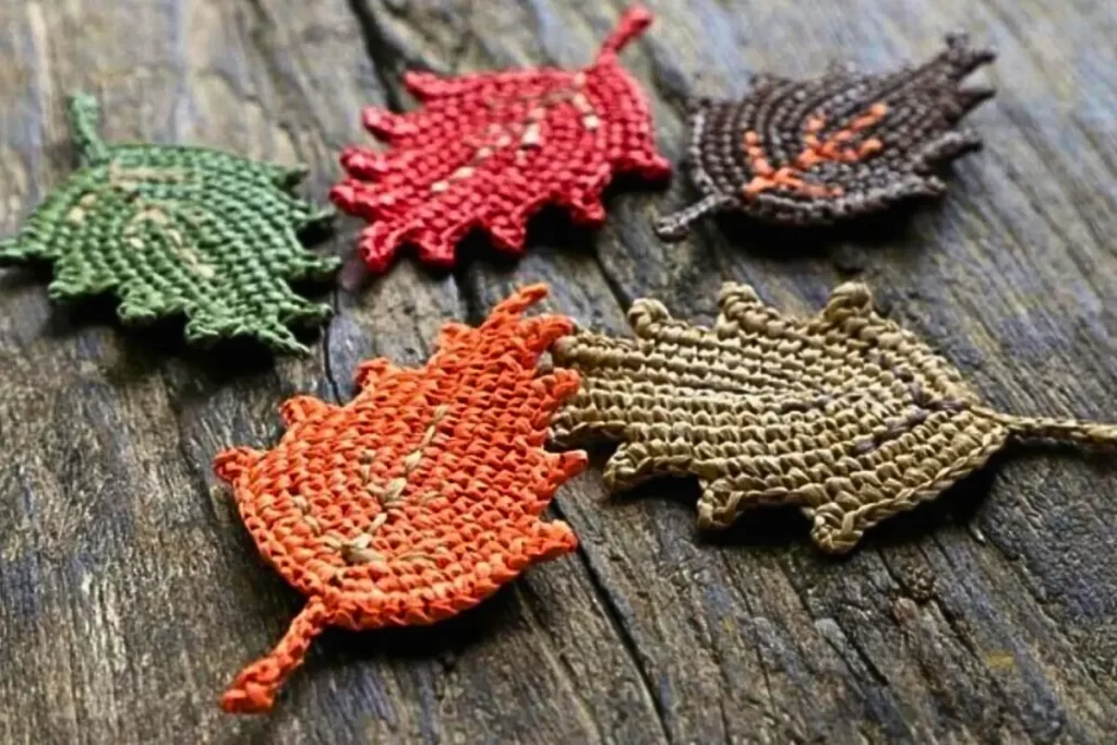 Chaveiro Folhas de Outono de Crochê 2