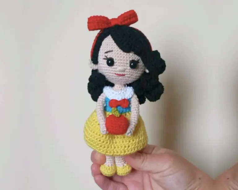 Boneca Branca de Neve Amigurumi
