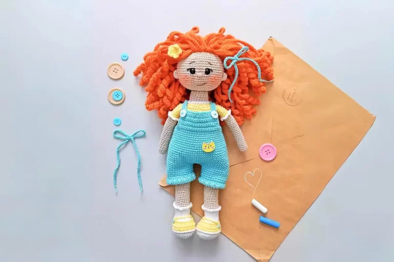 Boneca Elisa Amigurumi