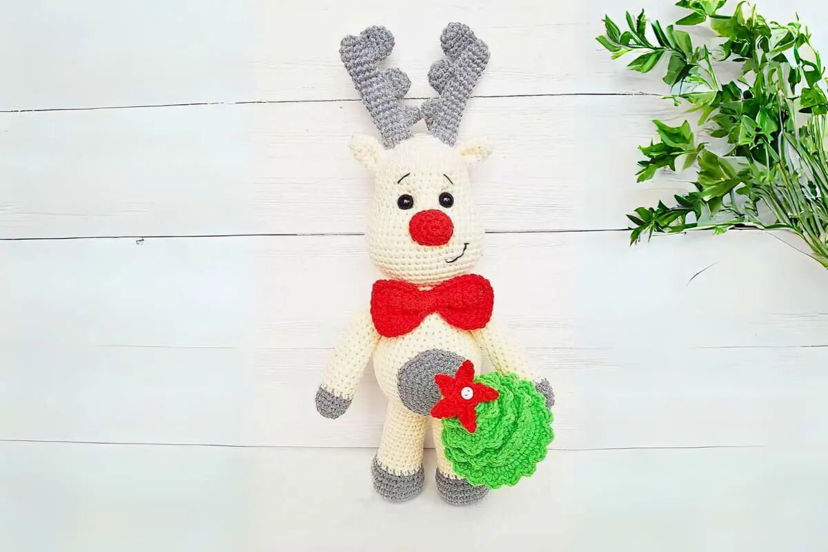 Rena de Natal Amigurumi