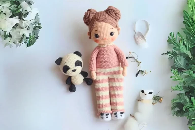 Boneca Menina e Ursinho Amigurumi