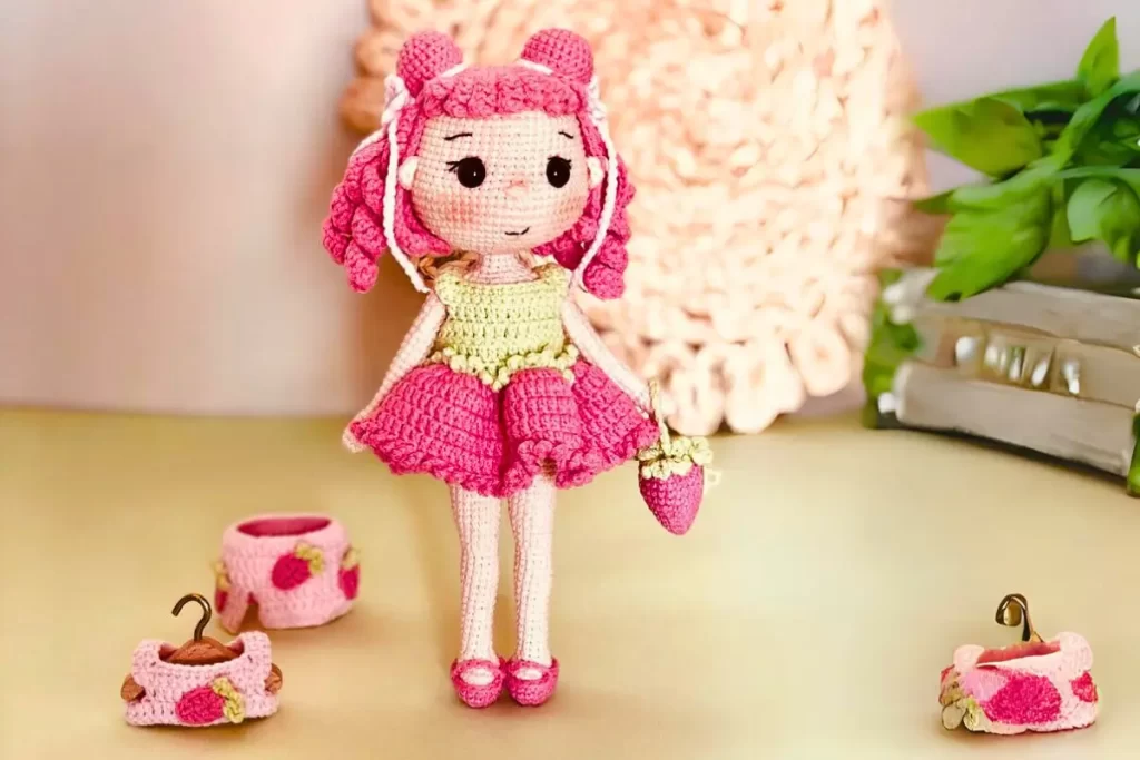 Boneca Moranguinho Amigurumi (2)