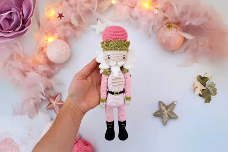 Boneco Quebra-Nozes Amigurumi