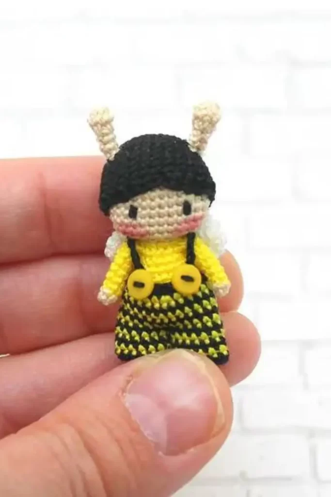 Mini Boneca Abelha Amigurumi (1)