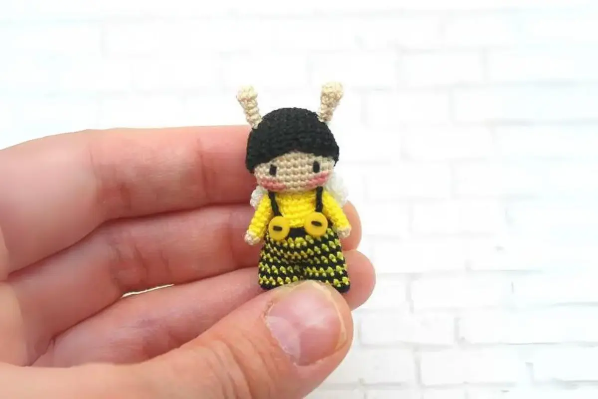 Mini Boneca Abelha Amigurumi (2)