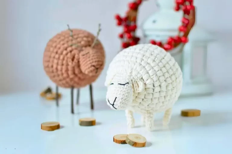 Ovelha e Rena Decoração de Mesa Amigurumi