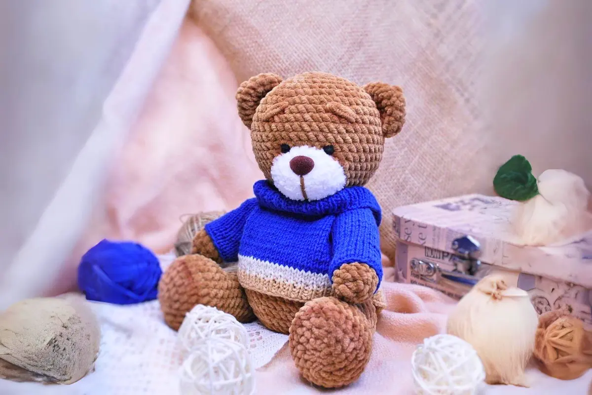 Ursinho de Sueter Azul Amigurumi