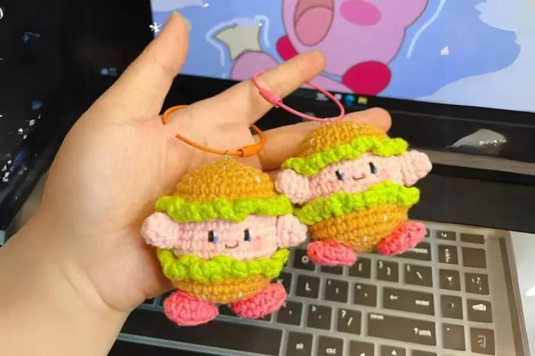 Boneca Hamburguer Amigurumi
