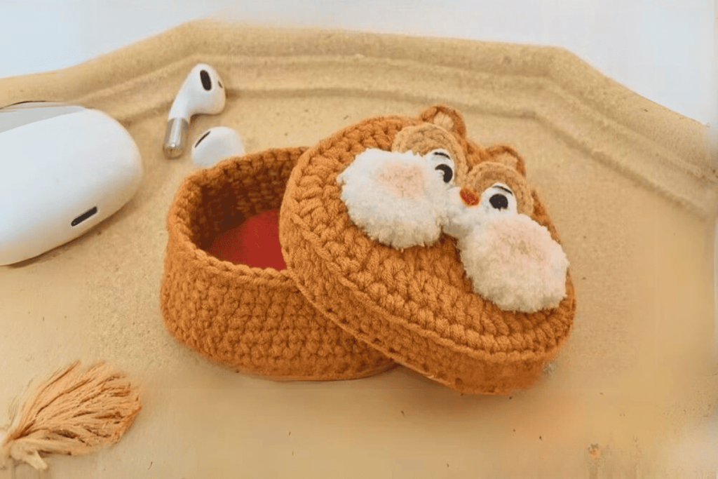 Caixinha porta joias e treco Amigurumi