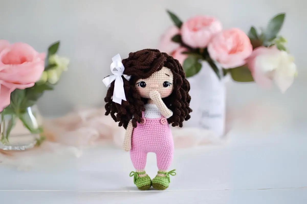 Receit gratis Boneca Cabelos Cacheados Amigurumi