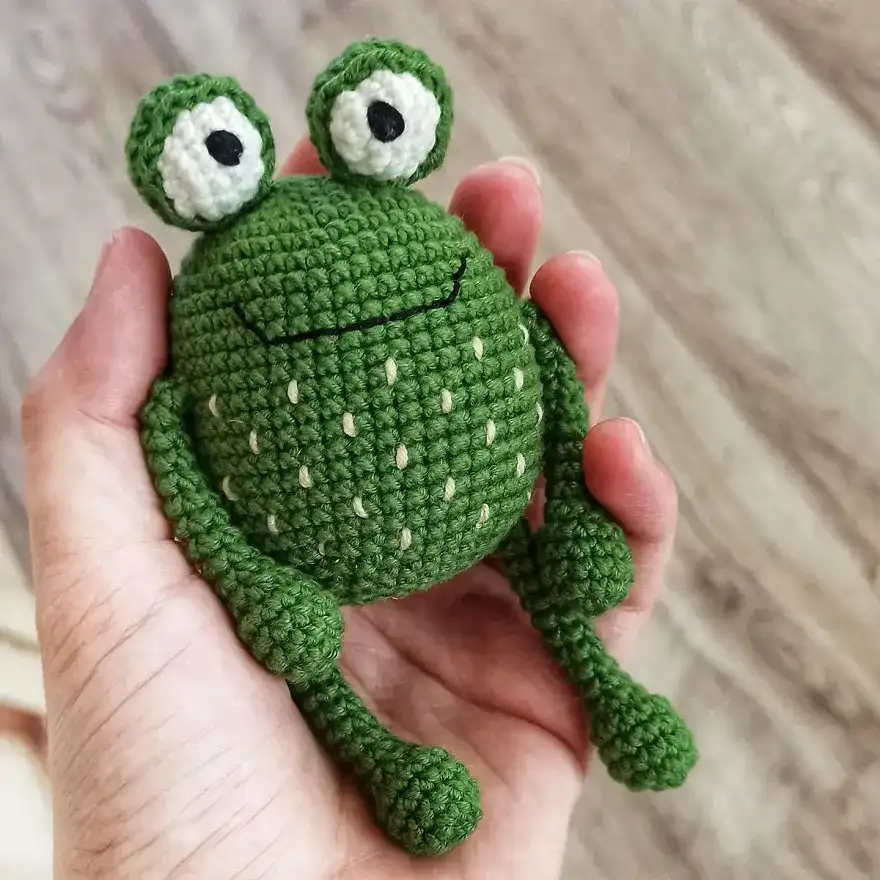 Receita Gratis Passo a Passo Pequeno Sapo Amigurumi 2