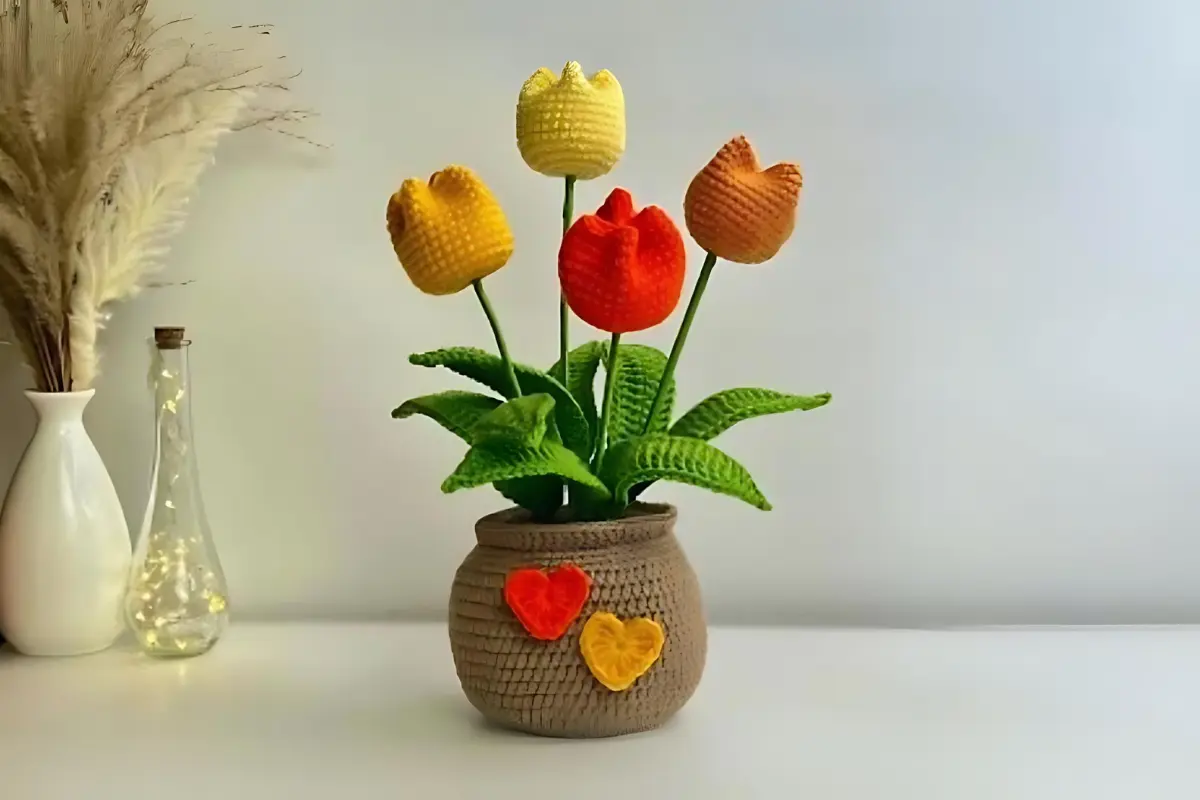 Tulipas no Vaso Amigurumi