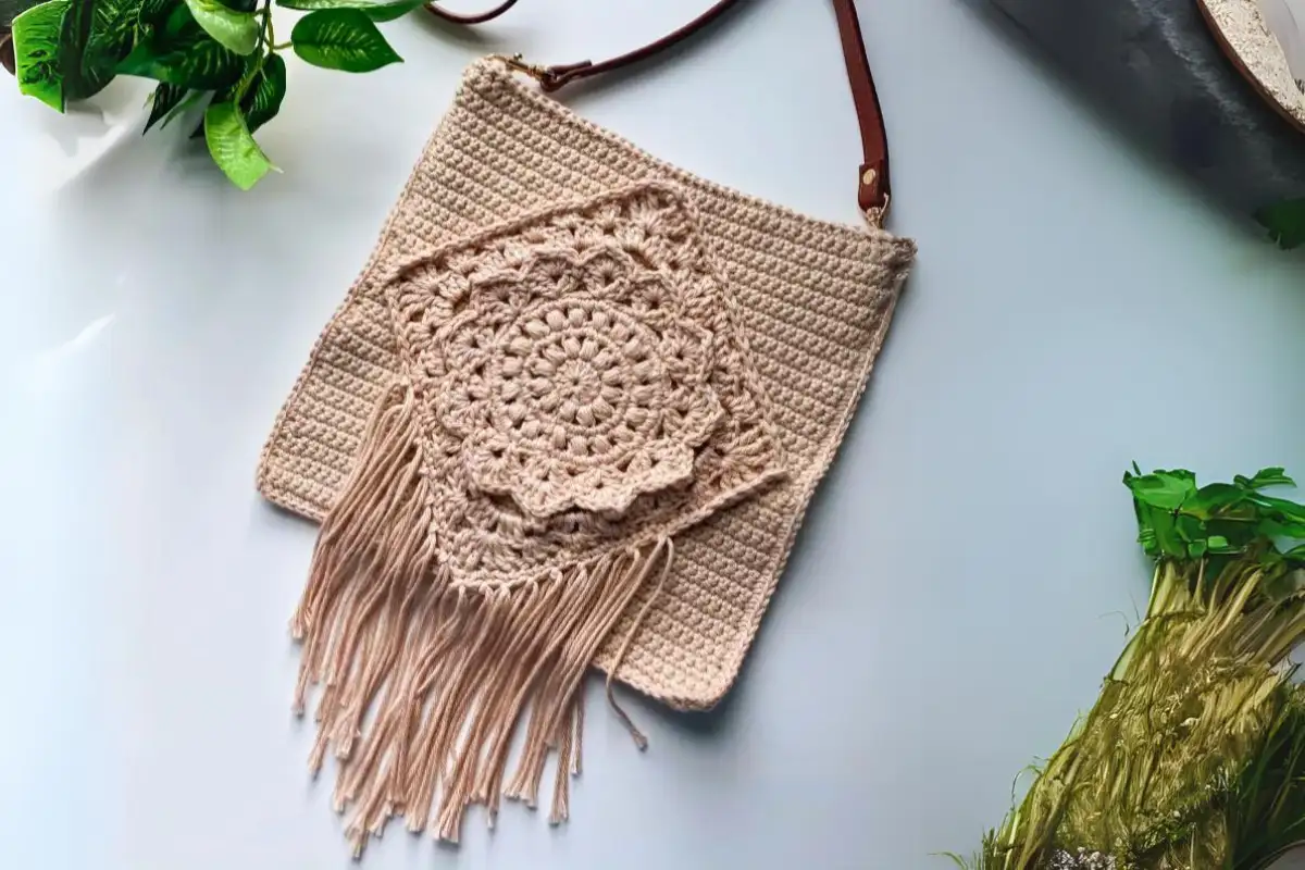 Bolsa Mandala Fenícia de Crochê