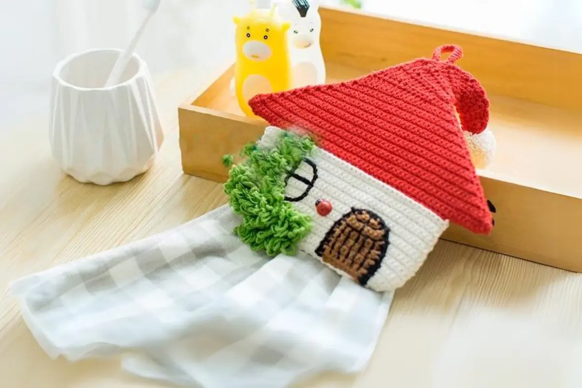 Casinha Porta Toalha de Crochê
