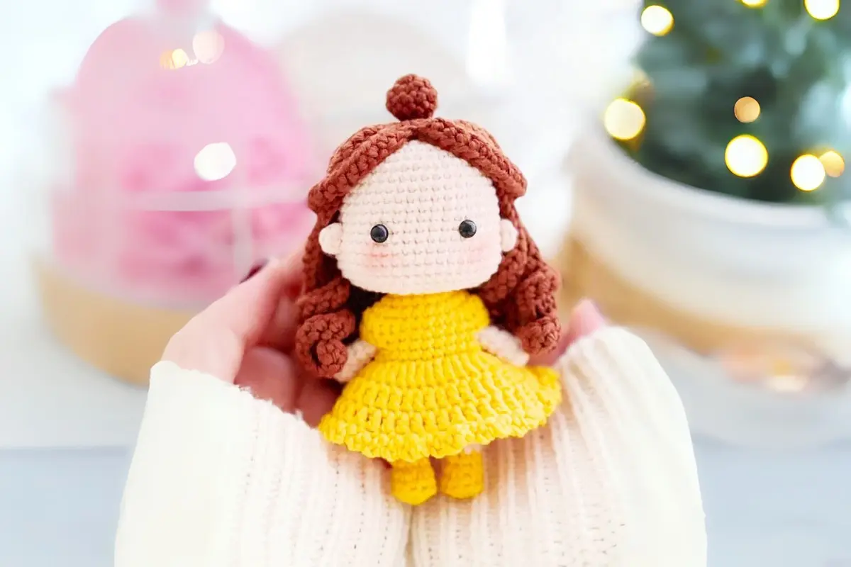 Boneca Belle Amigurumi