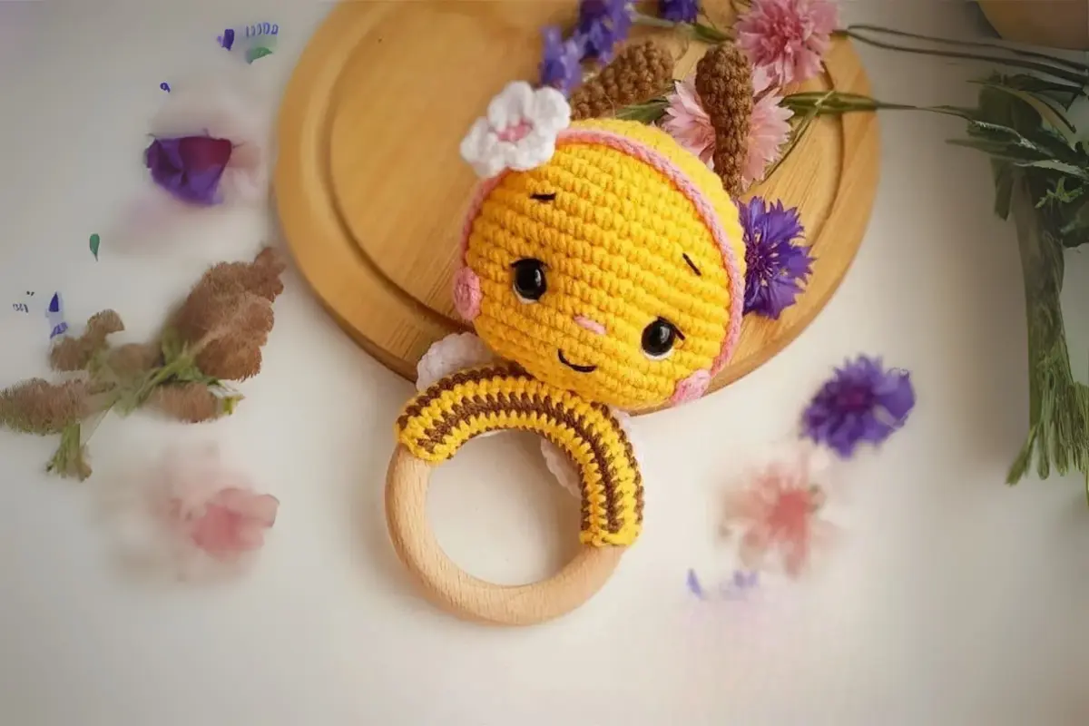 Chocalho Abelha Amigurumi