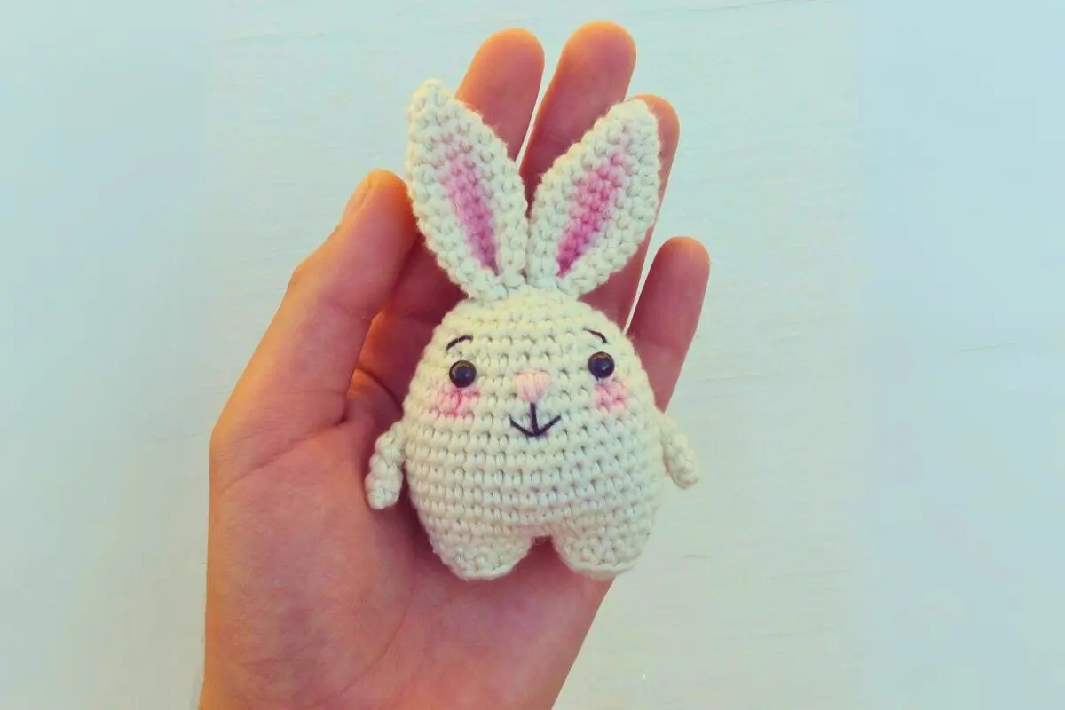 Coelinho Branco Amigurumi