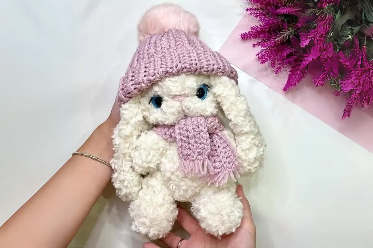 Coelinho de Pelúcia Amigurumi