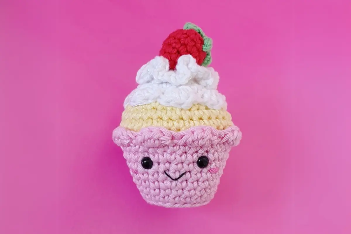 Cupcake de Morango Amigurumi