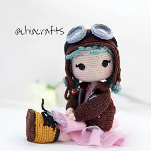 Receita Boneca Aviadora com Óculos Amigurumi PDF