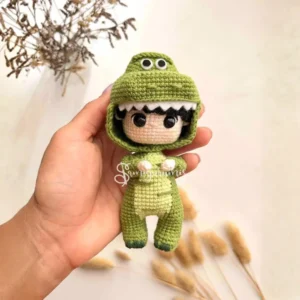 Receita Bonequinho Fantasiado de Dinossauro Amigurumi PDF