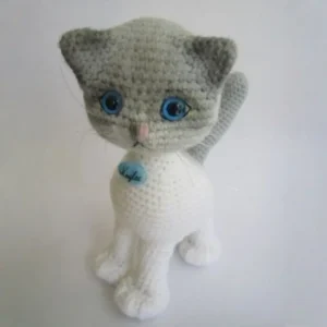 Receita Gatinho de Olhos Azuis Amigurumi PDF