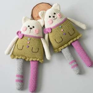 Receita Kit 2 Gatinhas com Vestido Amigurumi PDF