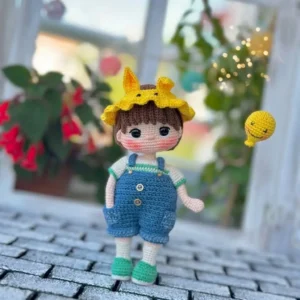 Receita Amigurumi em PDF: Boneco de Jardineira