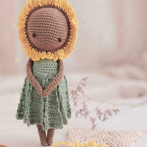 boneca-flor-amigurumi-1.jpeg